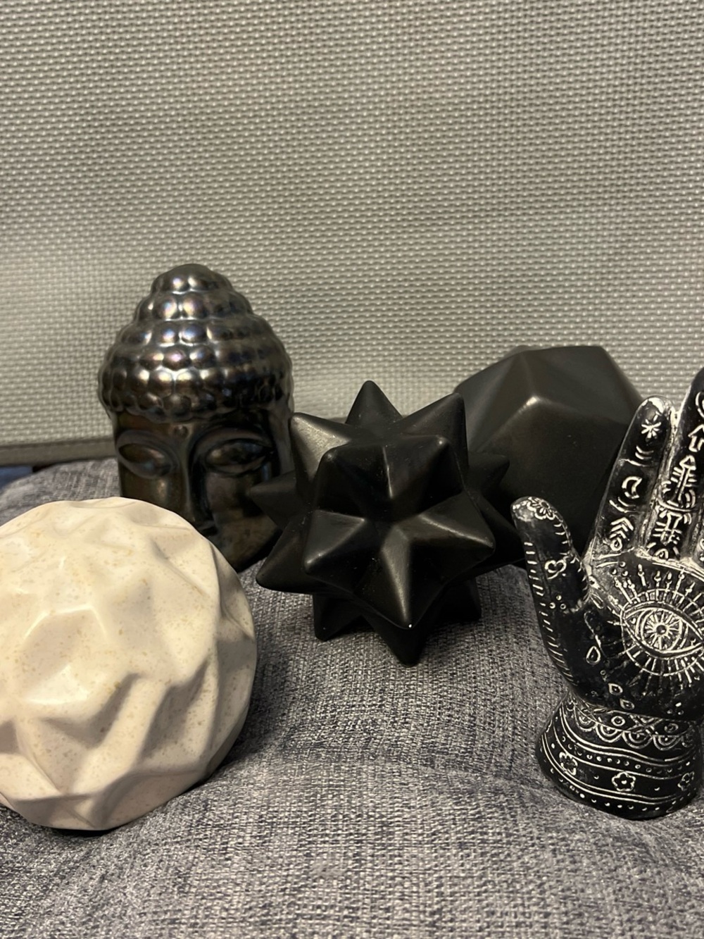 Ceramic decorative set